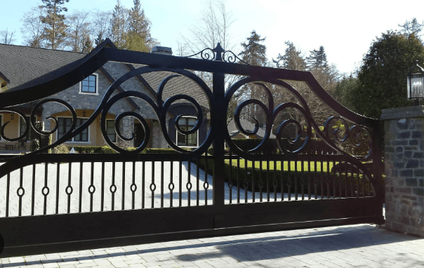 What Are Cantilever Gates and How They Differ from Traditional Gates